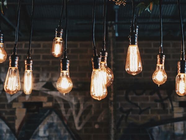 A set of lights handing from the ceiling